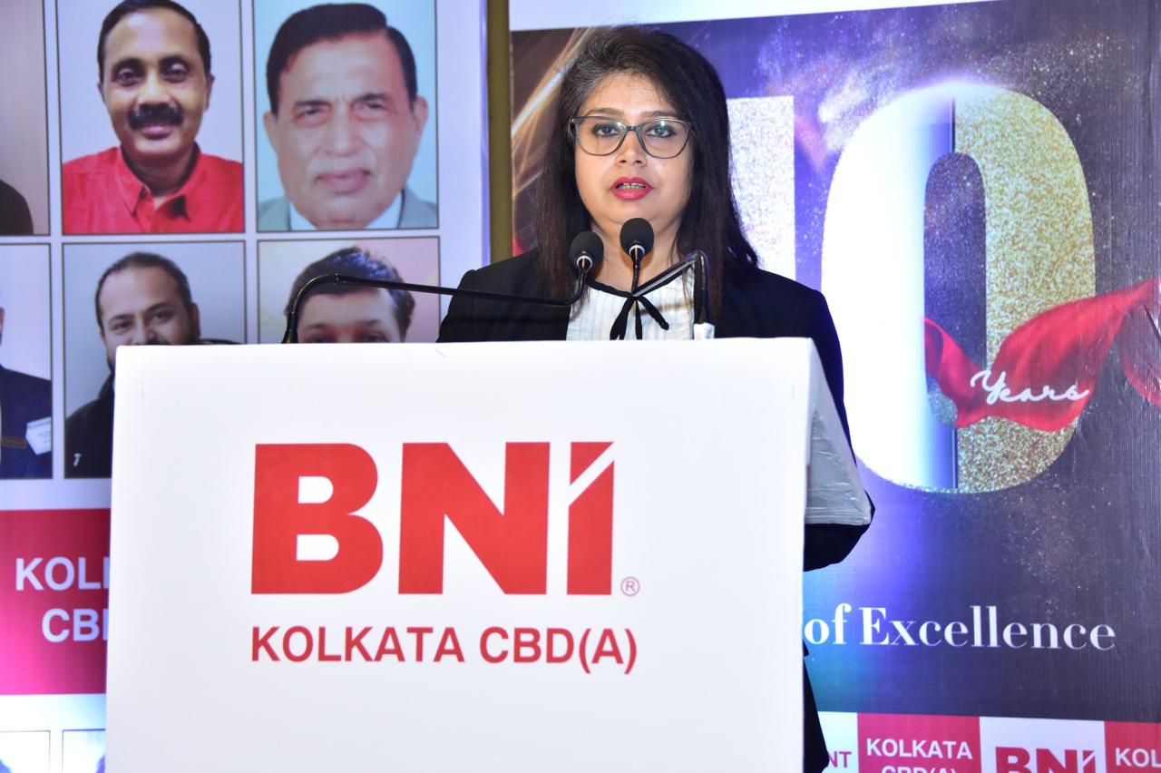 Dhriti addressing an audience at BNI Kolkata CBD